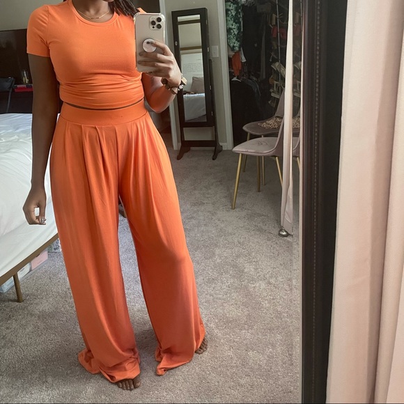 2 Piece Crop Top Set - Picture 2 of 3